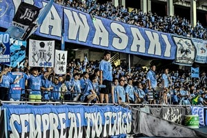 「川崎黄金時代のメンバーですね！」神戸市内のウナギの名店に集まった「豪華3ショット」が大反響！今は所属クラブの違う3人に「最高のメンバー!!」「並んでいる感じ最高」の声の画像