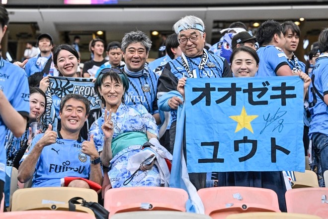 【サポーターアルバム】ACLE決勝に駆け付けた川崎サポーターは衝撃の700人！ 現地で声援を送ったサポーター写真81枚「アル・アハリー川崎フロンターレ(3)」の画像057