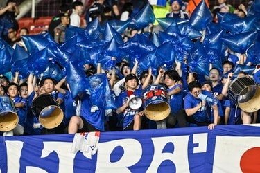 画像・写真：日本代表サポーターがインドネシアの7万人大観衆の超
