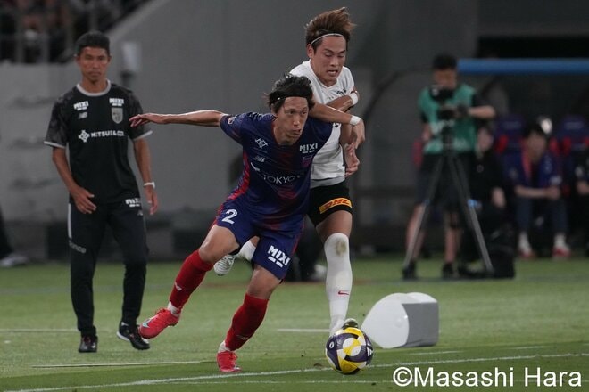 元浦和ロンゲ助っ人が｢イメチェン先発」、元千葉ヒーローが｢ワントップ起用｣、試合後のブラボー長友｢ガッツポーズ｣とスコルジャ監督の｢言葉｣【FC東京vs浦和レッズ】激闘PHOTOギャラリーの画像006