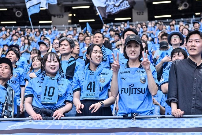【サポーターアルバム】国立競技場を青く染め上げた川崎フロンターレのサポーター写真81枚！ ACLE準優勝後初の国内試合「鹿島アントラーズー川崎フロンターレ」の画像069