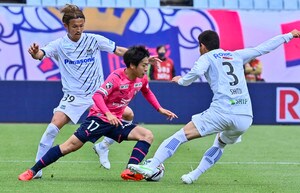 「何だか顔つき変わったような」イングランド2部コヴェントリーに加入した坂元達裕の“チーム合流動画”に期待感高まる！「プレミアいけるように頑張れ‼️」とエールの画像