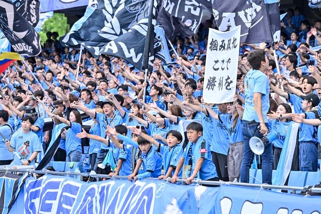 【サポーターアルバム(1)】ホーム4連戦の最終戦を戦った川崎フロンターレのサポーター写真99枚！ 2万1440人が駆け付け最高の雰囲気作る「川崎フロンターレーガンバ大阪(1)」の画像067