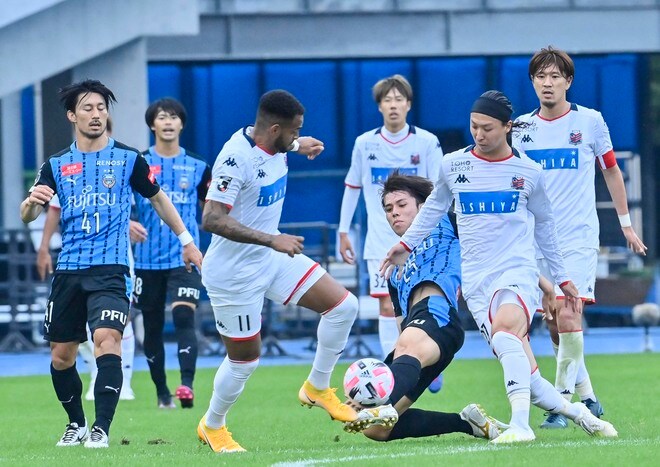 史上最速J1優勝!(2)「川崎が負けた“4つの試合”の落とし穴」の画像