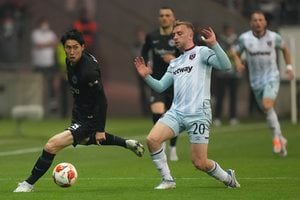 【ヨーロッパリーグ分析】鎌田大地のフランクフルト「決勝進出」！試合を決めた鎌田のロングパス【ヨーロッパリーグ準決勝・フランクフルト対ウェストハム】(1)の画像