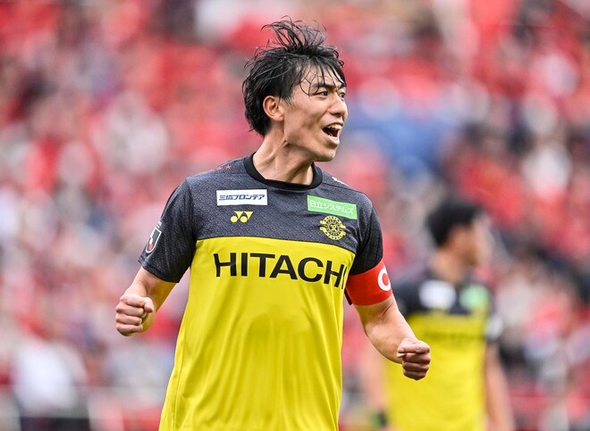 木下康介・垣田裕暉の２トップに古巣対決となった小泉佳穂が先発。前半2得点でアウェイで快勝飾る【試合アルバム】「浦和レッズ―柏レイソル」の画像011
