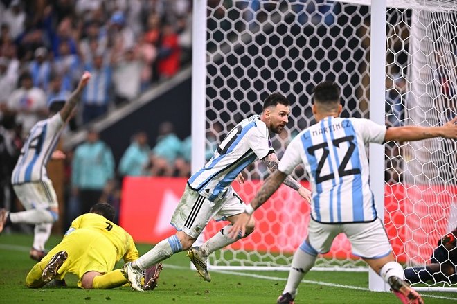 「至上の決勝戦」の果てに優勝したアルゼンチンサッカーを作る「2つの要素」世界制覇の原動力は何だったのか？【“計25大会出場”ジャーナリストのカタールW杯】の画像