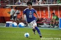 ｢めっちゃ三笘｣｢ほぼ一緒｣大岩ジャパンで左WGを務める“NEXT三笘”が反発ステップからの見事な突破で先制ゴールをアシスト！｢ドリブルの緩急の付け方が三笘にそっくり｣と称賛のコメントが続々