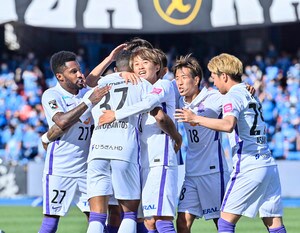 広島・森島司が魅せた！「緊迫・川崎戦の胸キュンすぎる“ゴクゴクタイム”」の画像