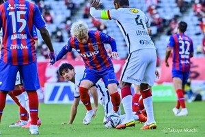 【日本サッカーの未来を拓く鍵】育成組織充実の首都クラブは長友佑都らベテランに学ぶべし【鹿島アントラーズvsFC東京から見えたもの】(3)の画像