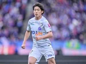 「メッシかと思いました」「個人技大爆発！」J1広島のエースFW大橋祐紀の「相手4人包囲網を切り裂きゴール」が「年間ベストゴール級」と大絶賛！「化け物過ぎる」の声の画像