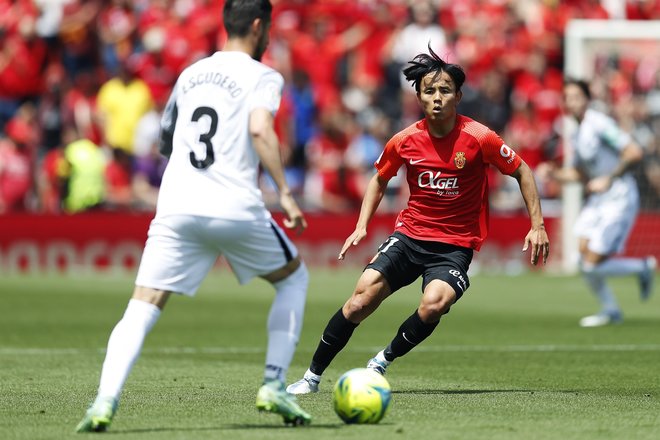 【ラ・リーガ分析】マジョルカのサッカー日本代表・久保建英「残留争い直接対決」でスタメン出場も苦い大敗「2−6」【マジョルカ対グラナダ】(1)の画像