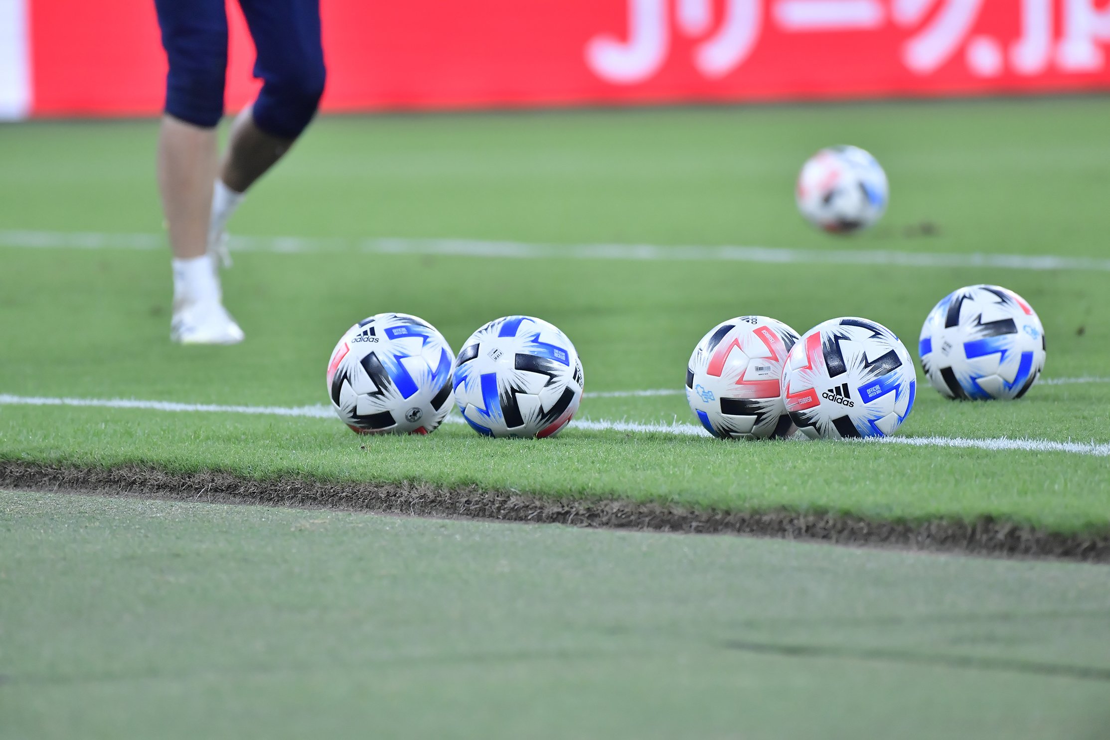 3ページ目 大住良之の この世界のコーナーエリアから 第33回 ボールパーソンの社会学 サッカー批評web 3ページ目 大住良之の この世界のコーナーエリアから 第33回 ボールパーソンの社会学 サッカー批評web