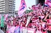 ｢全部の写真がかわいい｣ピンクユニ姿の“あつこおねえさん”の笑顔満載ショットの数々に反響！｢素敵なお写真｣｢勝利のダンスもキレキレ｣ 