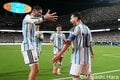 ｢神｣の初となる圧巻ハット！王者アルゼンチン代表のW杯初戦“メッシ劇場”を現地写真で振り返る！メッシが3ゴールで歓喜！【アルゼンチン代表vsアルジェリア代表】激闘PHOTOギャラリーの画像008
