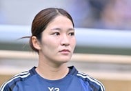 「職質なら何回されても良い」「cuteすぎる」なでしこジャパン美人DF、一日警察署長の制服姿で敬礼ポーズ!実は「父が元警察官、兄が現警察官」だったの画像