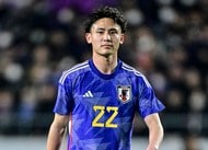 「今月1笑った」サッカー日本代表MF田中碧の謎行動にファン爆笑！「ネックウォーマー濡れとる」「どちらにせよ天然発揮」などの声の画像