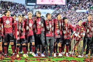 「ヴィッセル神戸は時代の変わり目を逃さなかった」「長期政権で方向性を示したアビスパ福岡」【日本代表・五輪・J…日本サッカー2023/2024の激論】(4)の画像