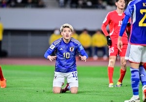 【サッカー日本代表、再出発の北朝鮮で見せた可能性(1)】堂安律が試合中に守田英正に入れた“喝”のワケ。「絶対にしちゃいけない」と語るプレーで見せた“再びの熱量”の画像
