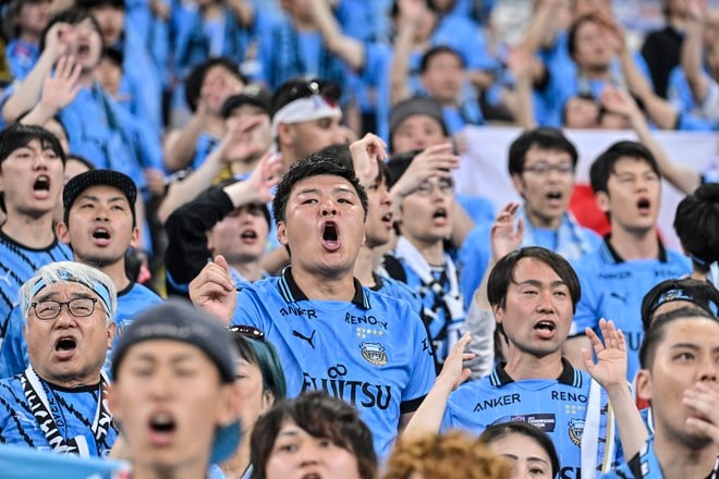 【サポーターアルバム】ACLE決勝に駆け付けた川崎サポーターは衝撃の700人！ 現地で声援を送ったサポーター写真81枚「アル・アハリー川崎フロンターレ(3)」の画像037