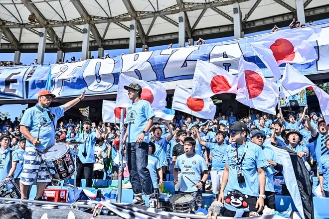 【J1川崎を取材して感じた「育てる力と心」とは(8)】「フロンターレのサポーター」が「唯一無二のこのクラブの誇り」のワケとは。エンブレムを超え、海を越えたチーム愛の物語の画像079
