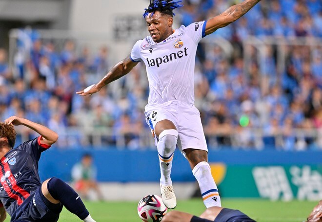 J2首位攻防戦は痛み分けで横浜FCが首位陥落 長崎の2倍のシュートを放つもゴールネットを揺らせず……両チームが揉みあいとなって長崎コーチが退場にの画像008
