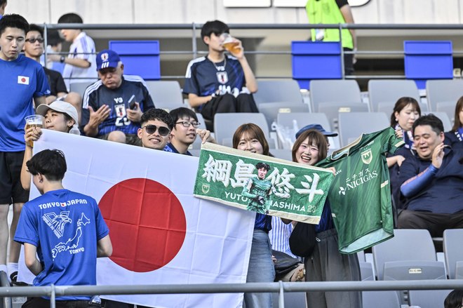 【サポーターアルバム】サッカー日本代表の中国戦完封勝利を支えたサポーター写真63枚！ 韓国・龍仁に駆け付けた現地観客席ショット「日本代表ー中国代表」の画像013