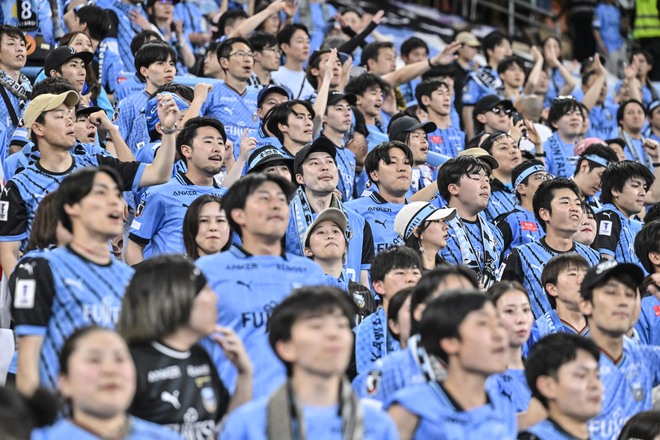 【サポーターアルバム】ACLE決勝に駆け付けた川崎サポーターは衝撃の700人！ 現地で声援を送ったサポーター写真81枚「アル・アハリー川崎フロンターレ(3)」の画像065