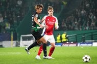 2ページ目) 試合前の鹿島FW鈴木優磨に背中ポンポン、FC東京DF