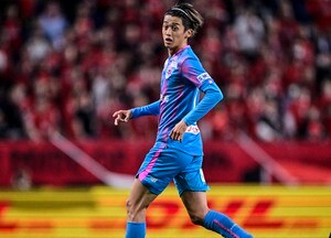 「美しすぎて5度見くらいした」J1鳥栖が西川潤をモデルにホッケーシャツを披露し「芸能雑誌の表紙かと思ったわ」と話題に！「NJのイケメンっぷりに目が行く」の声の画像