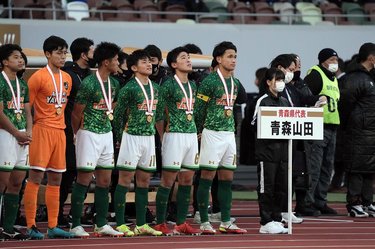 画像 写真 Photoギャラリー ピッチの焦点 第100回全国高校サッカー選手権準決勝 大津 熊本 ｖｓ青森山田 青森 ２０２２年１月１０日 キックオフ 渡辺航滋撮影 Jリーグ 国内 サッカー批評photoギャラリー ピッチの焦点 サッカー批評web
