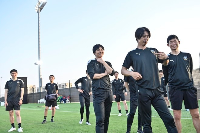 【川崎フロンターレアルバム】サウジアラビア到着翌日4月23日のジェッダ市内での「コーチングスタッフ＆クラブスタッフ写真」と「選手と子どもたちの交流写真」合計98枚！の画像025