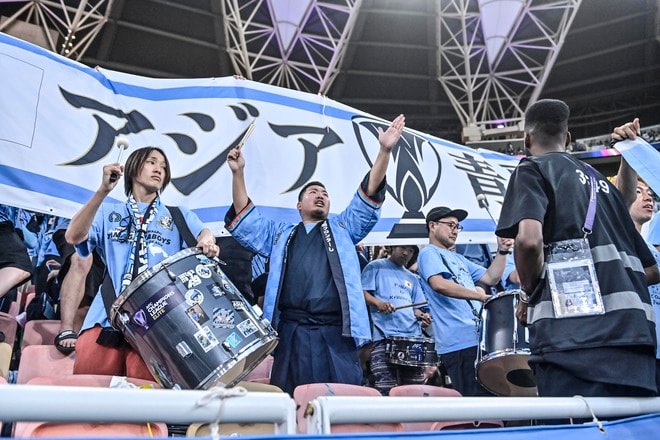 【サポーターアルバム】サウジアラビア・ジェッダ開催のACLE決勝に川崎サポーター700人が集結！ 現地で声援を送ったサポーター写真78枚「アル・アハリー川崎フロンターレ(1)」の画像045