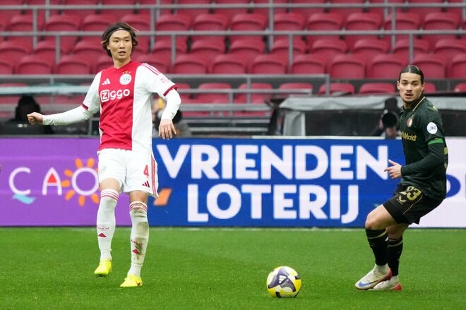 オランダ伝統の一戦『デ・クラシケル』に３人の日本人選手！｢板倉滉vs上田綺世&渡辺剛」が激しくぶつかり合った白熱の現地スタジアムに潜入【アヤックスvsフェイエノールト】PHOTOギャラリーの画像011