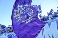 「こんなんずるいわ!」「生態系破壊してるw」J3金沢の新エースFWパトリックの37歳でも“高過ぎる一撃”に反響!「頭3つ分くらい高くて草」「反則では?」などの声の画像