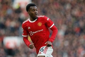 ｢ありえない身体能力｣｢超人だ｣!!20歳のマンチェスター・ユナイテッドFWが｢世界記録級の超絶ジャンプ」！ 【動画】の画像