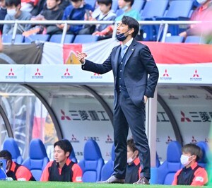 【J2「首位交代」】ベガルタ仙台、新監督初戦「黒星」で“ドロ沼5連敗”！GK小畑裕馬ら守備陣奮闘も「J1昇格」のライバル・大分トリニータに「完敗」!!「色」を見せた伊藤彰監督「もっともっとゴール前へ」【戸塚啓のJ2のミカタ】(2)の画像