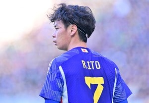 「オシャレ◎」「相変わらずセンスいい」伊藤涼太郎のパリ旅行での“雰囲気出過ぎ”のオシャレ私服に反響！「やっぱり丈感が上手いし足元綺麗」「かっけぇよ涼太郎」の声の画像