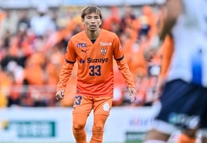 「デレデレの乾選手ええのぉ」「可愛すぎる、、」J2清水MF乾貴士の“息子＆娘とのほのぼのやり取りにファンの視線集中！「お兄ちゃんお父さんを背の高さ抜いてる」の声もの画像