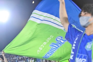 なんじゃこりゃ！かっこよ！｣｢神ユニ｣湘南のPENALTY“15年ありがとう