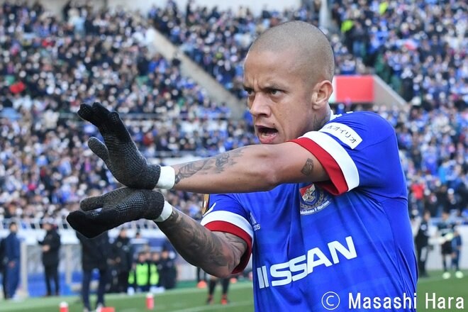 「撮りたい…!」カメラマンが心躍る選手8人(1)「絵になるゴール後」マルコス・ジュニオールと福森晃斗の画像