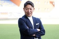 昨季14位から3位へ大躍進！なぜベルギーの日本資本クラブは創設102年目に歴史的快挙を成し遂げられたのか？【シント＝トロイデン立石敬之CEOの世界戦略】(1)