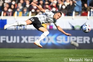 「撮りたい…！」カメラマンが心躍る選手8人(2)「油断できない」ドウグラスと三笘薫の画像