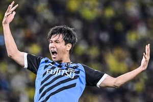 ｢誰やこれ｣浦和レッズ加入の元日本代表DF、｢金髪髭面｣に騒然！ ｢なんか別人みたい｣｢悔しいほど似合ってる｣“優勝将請負人”が恩師と再タッグで猛反撃への画像