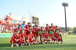 「これはぜひ実物を見てみたい」J1名古屋の新エンブレムを用いた「チームトラック」が話題に！「カッコいい」「こっちのバージョンのトミカも欲しい…！」の声の画像