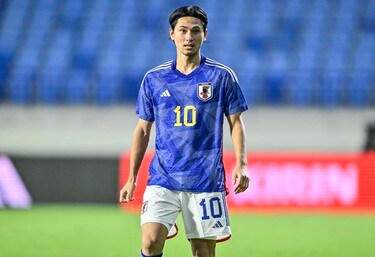 二人ともかわいくてイケメン サッカー日本代表 南野拓実の94年組の ラフな肩組み2ショット 公開される お疲れさんでした とカタールワールドカップの活躍労う投稿 サッカー批評web