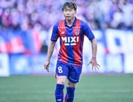 「ユニよりこっち欲しいかも…」FC東京の2ndユニフォームにインスパイアされたスニーカーが早くも好評！ 他クラブファンも反応するデザインの画像