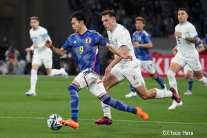 ウルグアイ代表に先制されるも…伊東純也の投入で流れが大きく変わったゲーム【日本代表ｖｓウルグアイ代表】原悦生PHOTOギャラリー「サッカー遠近」の画像