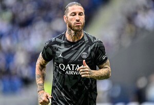 セルヒオ・ラモスが「元チームメイトのブラジル代表FWロナウド」との2ショットを投稿! レアル・マドリードFWヴィニシウスも反応した「レジェンドの共演」に「77万いいね」の画像