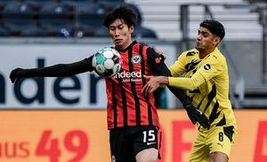 「隣の誰かとは同じではない」鎌田大地と堂安律――ブンデスで生き残る理由の画像